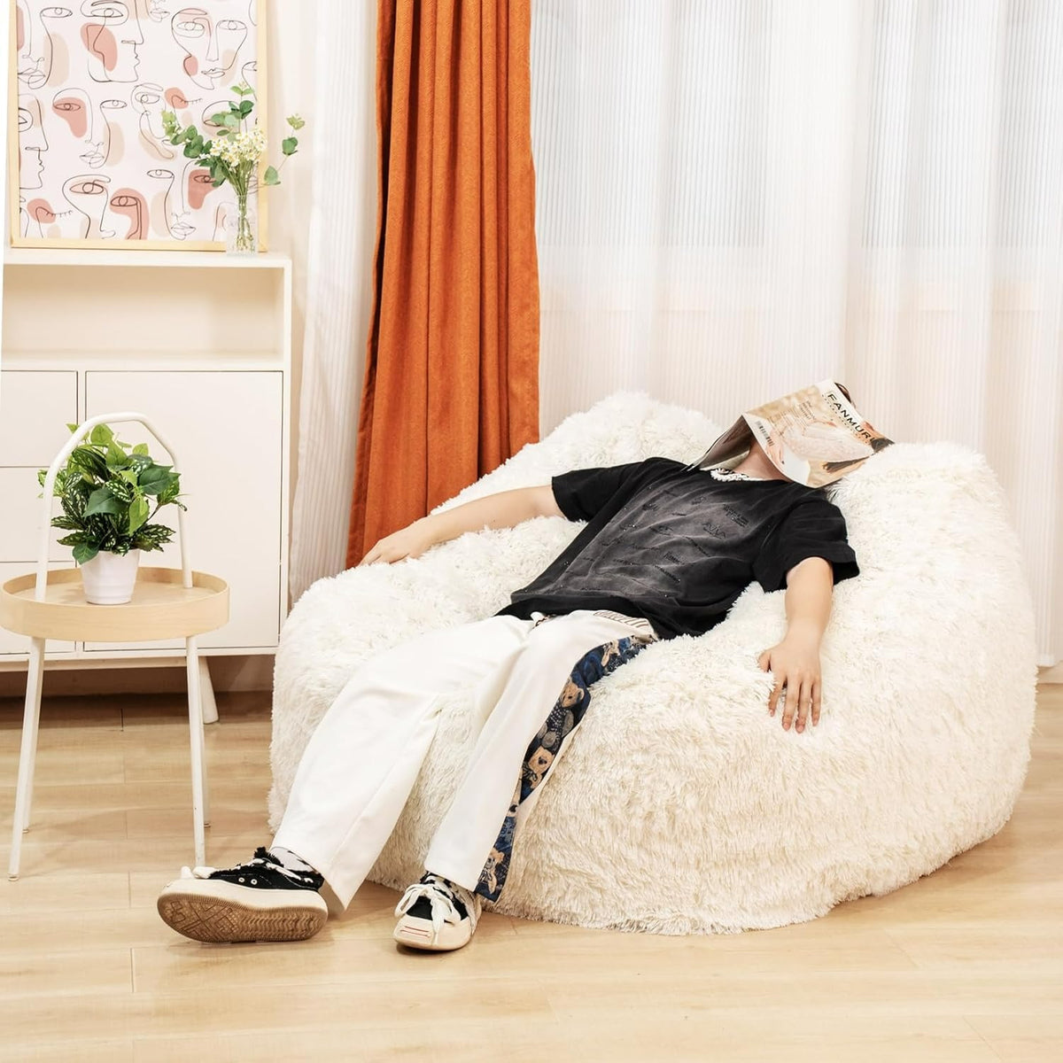 Adult Bean Bag Chair - Filled with Memory Foam. Soft and Fluffy Faux Fur Beanbag Lazy Sofa Bed. Comfy Chair for Living Room and Bedrooms.