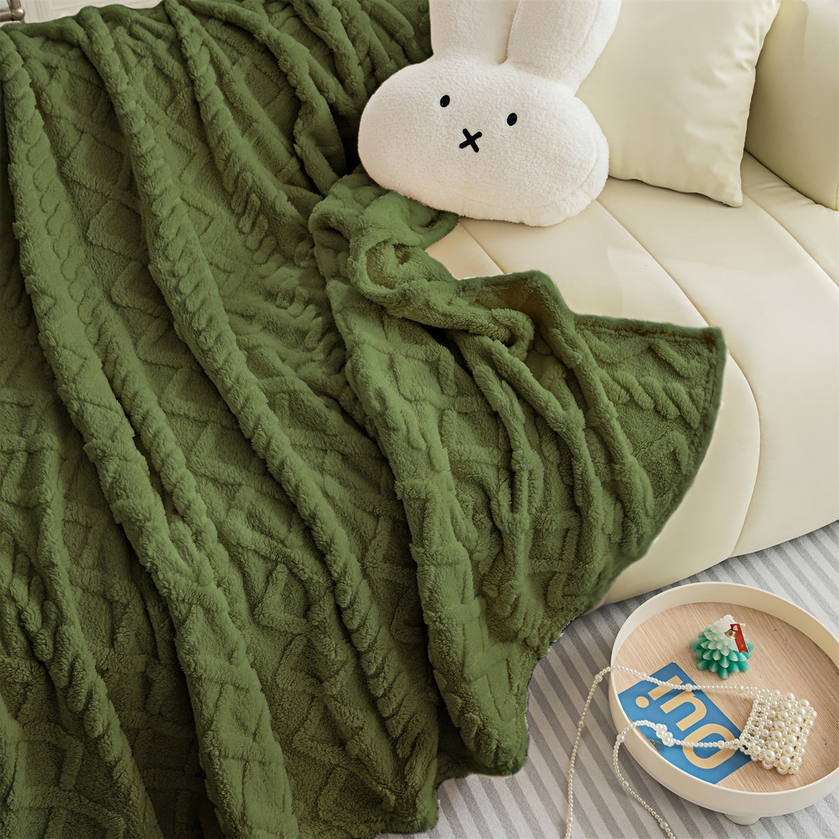 Ultra-Soft Diamond Jacquard Brushed Fleece - Cozy, Thick Plush With 3D Design | Versatile For Bed, Couch, Travel | Machine Washable | All-Season Comfort, Air Conditioning, Flannel, Multifunctional