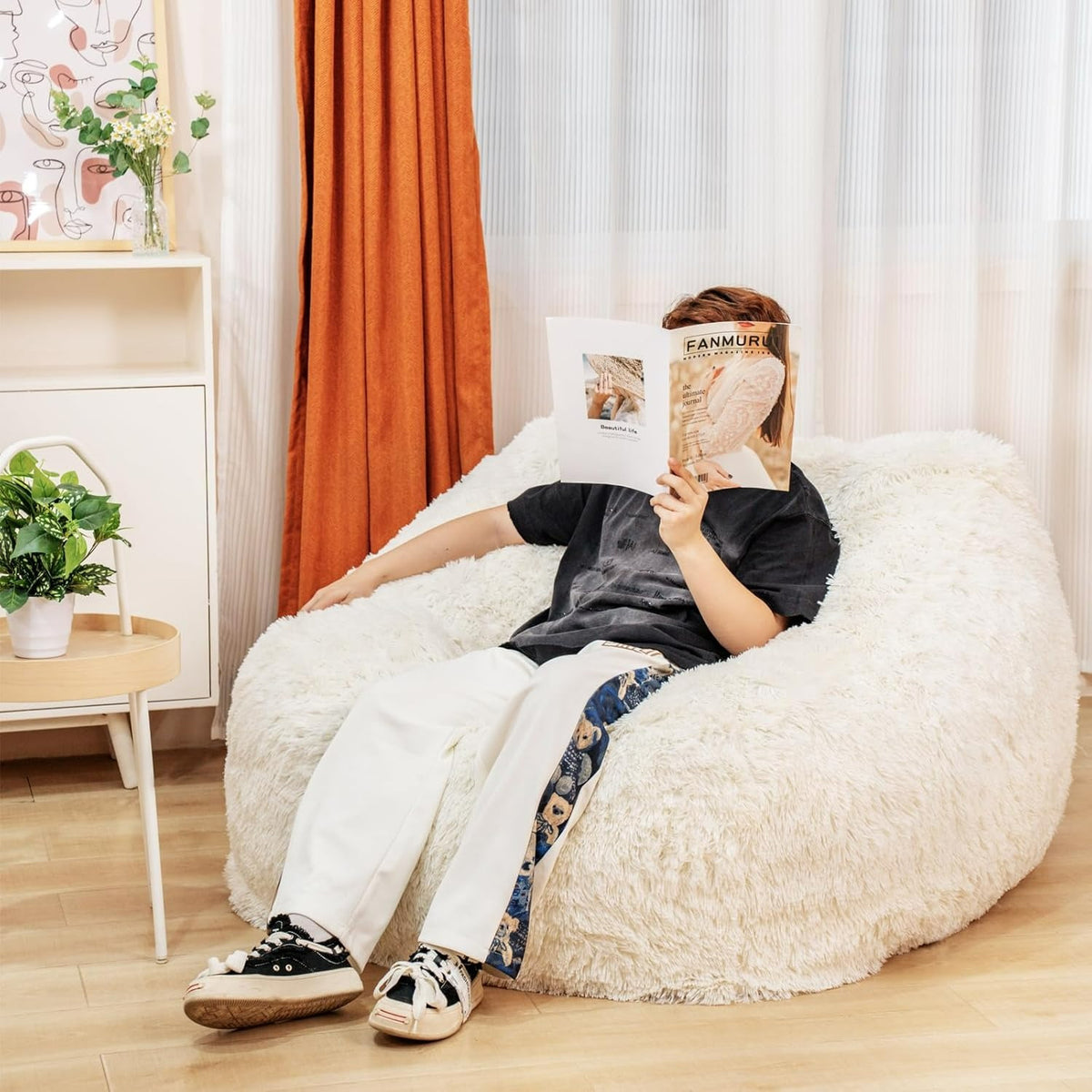 Adult Bean Bag Chair - Filled with Memory Foam. Soft and Fluffy Faux Fur Beanbag Lazy Sofa Bed. Comfy Chair for Living Room and Bedrooms.